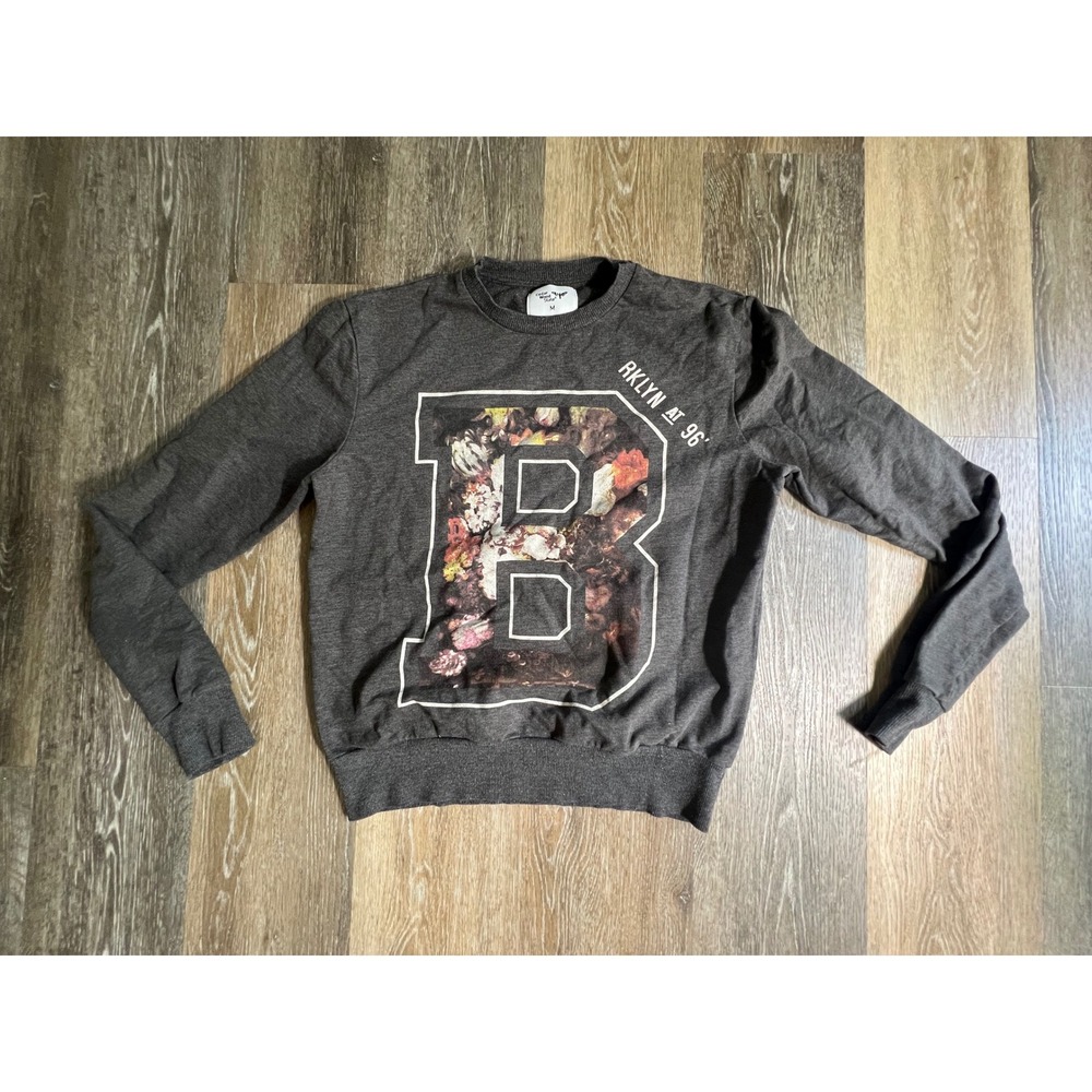 Cedar Wood State Sweatshirt Mens Size M Gray Floral Brooklyn Graphic Crewneck